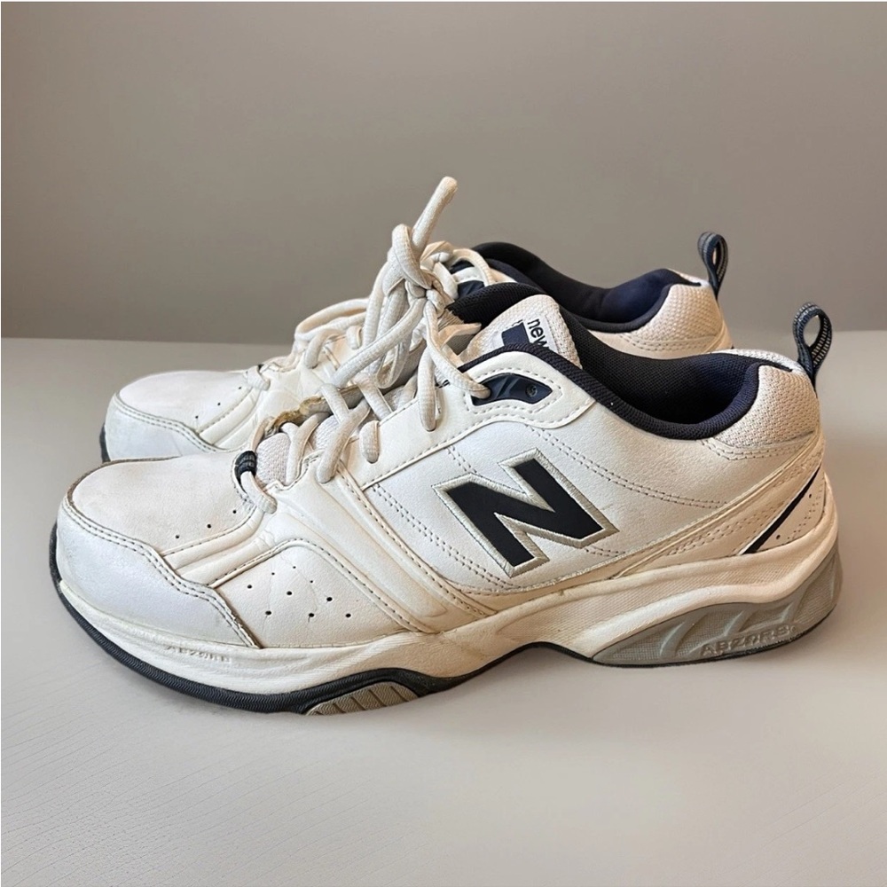 New Balance 623 White and Dark Navy Blue Lace-Up Athletic Sneakers - Picture 8 of 11